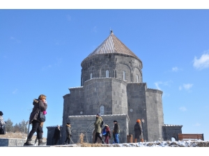 Kars’a Yerli Ve Yabancı Turistlerden Yoğun İlgi