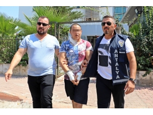 Hamile Ablasını 13 Bıçak Darbesiyle Öldüren Kardeş, İlk Kez Hakim Karşısında