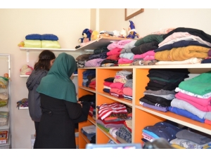 Ortaokulda İhtiyaç Sahibi Öğrenciler İçin ’Sosyal Market’ Açtılar