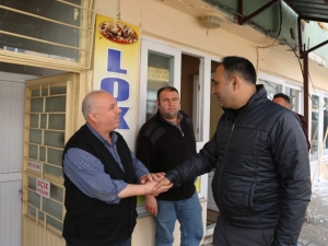 Başkan Yılmaz, Mahalle Gezilerinde Vatandaşı Dinliyor