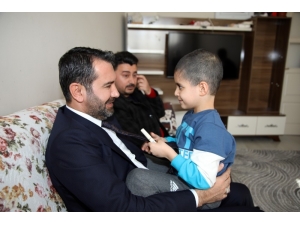 Tedavisine Başlanılan Taha’yı, Başkan Şerifoğulları Ziyaret Etti