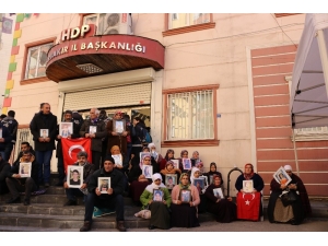 Annelerin 141 Günlük Evlat Nöbetinde Aile Sayısı 69 Oldu