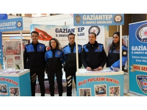 Polis Şiddete Karşı Kadınları Bilgilendirdi
