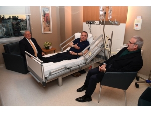 Üst Solunum Yolu Enfeksiyonu Geçiren Başkan Böcek’in Tedavisi Sürüyor