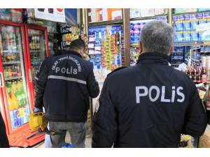 Tabancasıyla Oynayan Kişi Kazara Kendini Vurdu