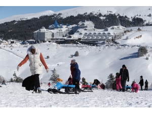 Uludağ’a Yağan Kar Sezon Sonuna Kadar Yetecek