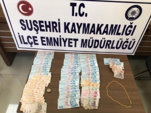 Kuyumcuya Sahte Altın Satmaya Çalışırken Yakalandı