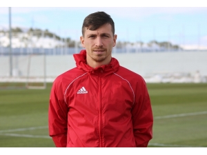 Mert Hakan: “Evden Çok Tesiste Zaman Geçiriyoruz”