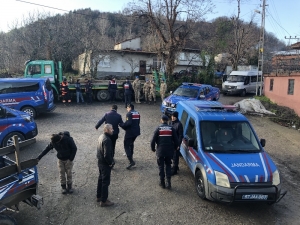 100 Kişilik Ekip Kayıp Kadını Arıyor