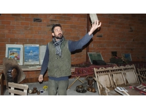 Köydeki Eski Eşya Mezadı Antika Meraklılarını Buluşturuyor