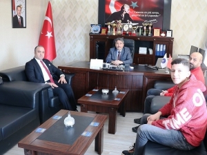 Ağrılı Boksör Ferhat İncekaya Gümüş Madalya İle Döndü