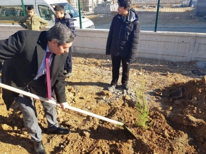 Malatya’da 100 Fidan Toprak Dede’yle Aynı Gün Toprakla Buluşturuldu