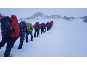 Şanlıurfalı Dağcılar Berit Dağına Tırmandı