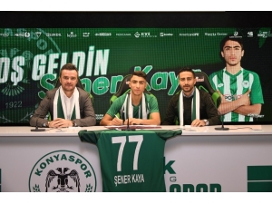 Konyaspor, U17 Milli Oyuncusu Şener Kaya İle Sözleşme İmzaladı
