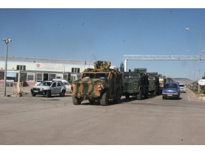 Komandoların Sınır Hattına Sevkıyatları Sürüyor