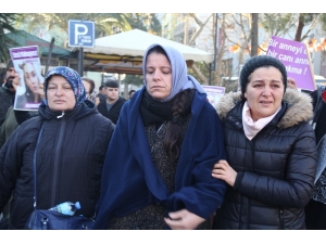 İzmir’de Eski Eşini Öldüren Zanlının Babası Da Annesini Öldürmüş