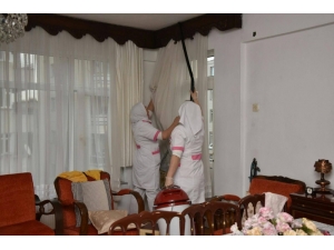 Evde Bakımla Yaşlıların Yüzü Gülüyor