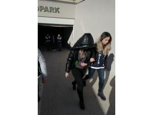 Kendisini Mit Görevlisi Olarak Tanıttı, Doktoru 77 Bin Tl Dolandırdı