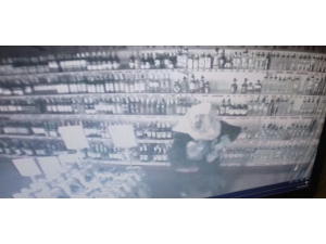 Kafasına Çuval Geçirip Market Soydu