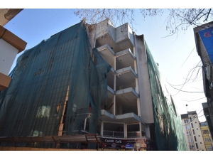 Kızılay İş Merkezi Yıkımı Nedeniyle Sokak Trafiğe Kapatıldı