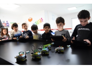 Edremit Belediyesi’nden Karne Hediyesi Robotik Kodlama Eğitimi