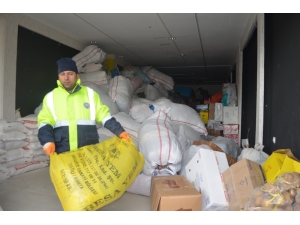 Develi’den İdbil’e 5 Tır Dolusu İnsani Yardım