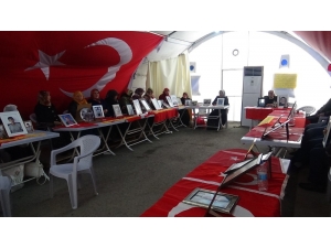 Hdp Önündeki Ailelerin Evlat Nöbeti 143’üncü Gününde