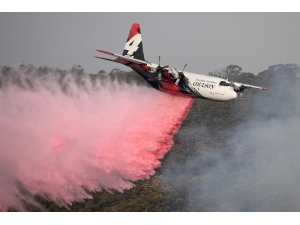 Avustralya’da Yangınlara Müdahale Eden Kanada Tanker Uçağı Düştü: 3 Ölü