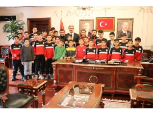 30 Güreşçi Belediye Bünyesine Katıldı