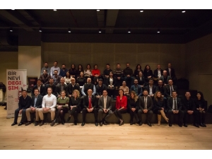 Coşkunöz Holding ’Tersine Mentorluk Programı’nda İlk Dönem Tamamlandı