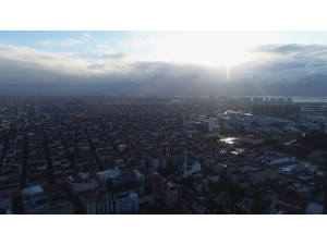 Kar Beklenen İstanbul’da Zaman Zaman Güneş Ve Gökyüzü Gözüktü