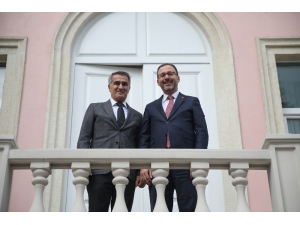 Bakan Kasapoğlu’ndan Şenol Güneş’e Ziyaret