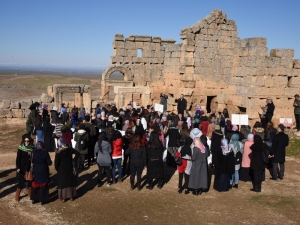 Farklı İllerde Eğitim Gören Üniversite Öğrencileri Zerzevan Kalesini Gezdi