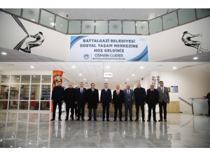 Battalgazi Belediyesi Sosyal Yaşam Merkezi’ne Övgü