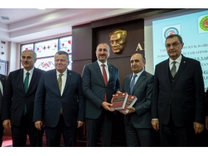 Yargıtay "İş Kanunu Ve Yargıtay Uygulaması" Kitabını Tanıttı