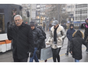 Eskişehir’de Aynı Gün Karlı Ve Güneşi Hava Şaşırttı