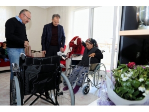 Başkan Kılınç’tan Engelli Vatandaşa Tekerlekli Sandalye