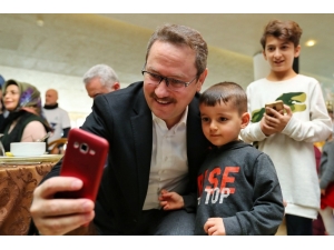 Başakşehir’de Maskotlu, İllüzyonlu Karne Şenliği