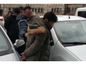 “Adın Fetö’ye Karıştı" Deyip Evdeki Para Ve Altınları Alan Sahte Polisler Tutuklandı