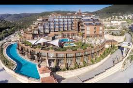 Kuşadası'nda 5 yıldızlı otel icralık oldu