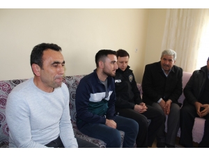 Evine Dönen Gaziye Ziyaretçi Akını