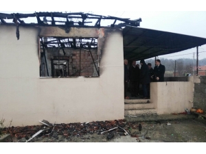 Evi Yanan Aileye Devletten Yardım Eli