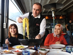 Tescilli Adana Kebabının Yanına Tescilli Makarna