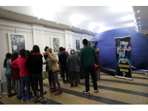 Akhisarlı Öğrenciler Planetaryum İle Gök Bilimlerini Öğrendi