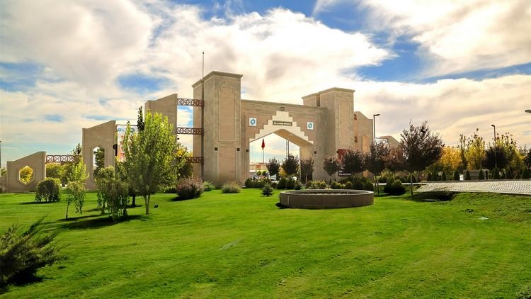 sehit-aileleri-ve-gazilerden-universiteye-destek