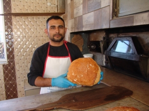 Üretime Evinin Bahçesindeki Çükü Fırında Başladı, Şimdi Taleplere Yetişemiyor