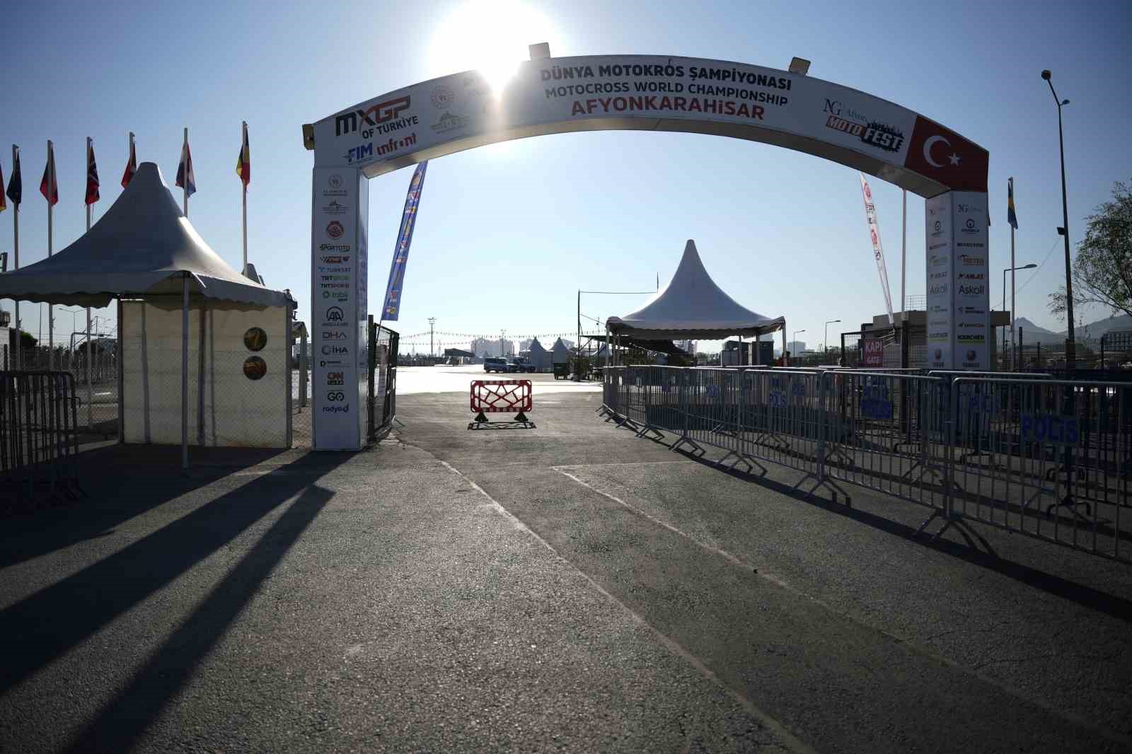 afyon-motofest-kapilarini-acti