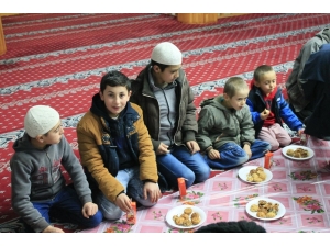 “Vatanına Bağlı Gençler Yetiştirmeyi Hedefliyoruz”