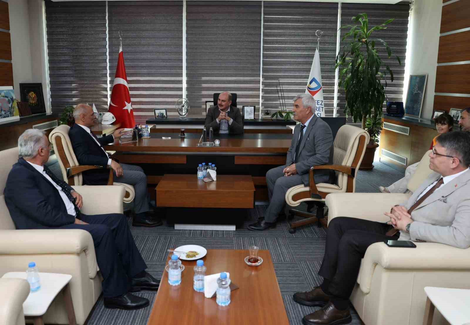 hem-bayramlastilar-hem-de-ilce-gundemini-degerlendirdiler