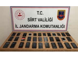 Siirt’te 34 Adet Kaçak Cep Telefonu Ele Geçirildi